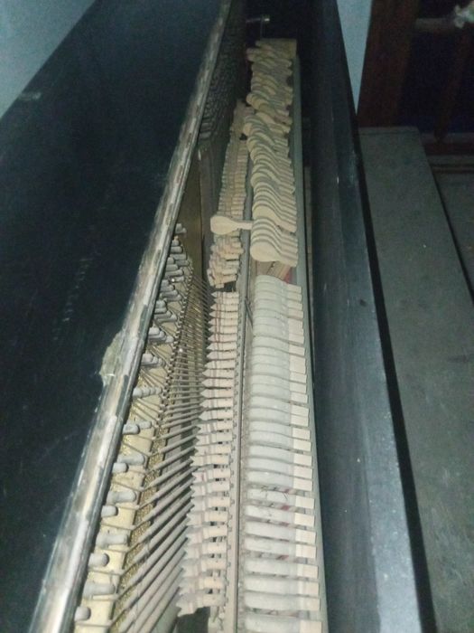 Pianina sotiladi .  Пианино сотилади