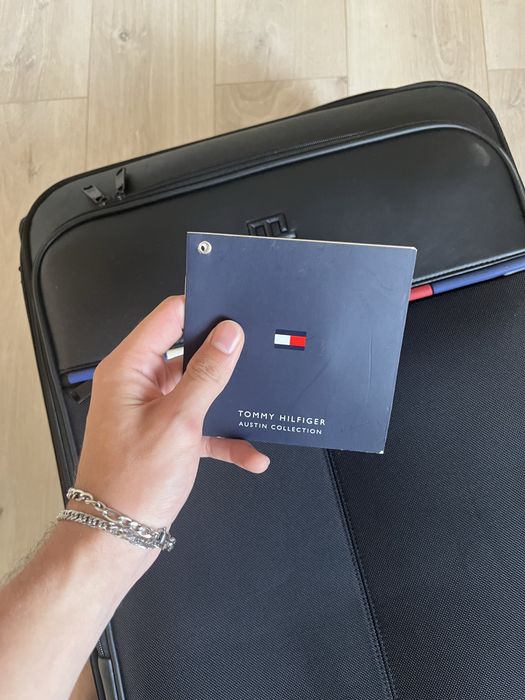 Чемодан Tommy Hilfiger