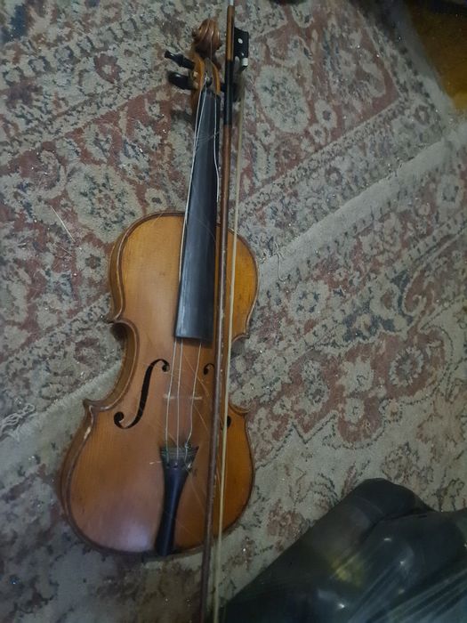 Violin stradavarius