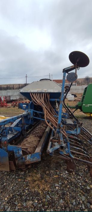 Vând freză cu semănătoare rabe