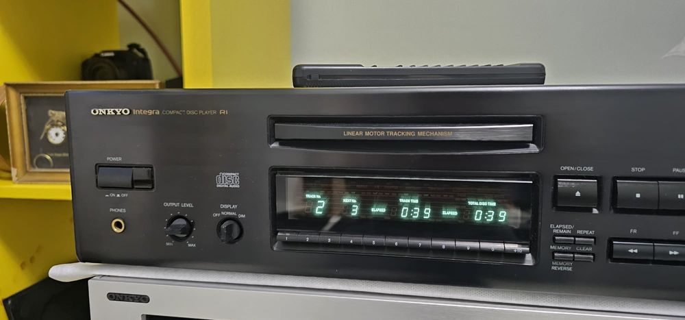 Onkyo Integra DX 6850/Telecomanda! Cd player Excelent!