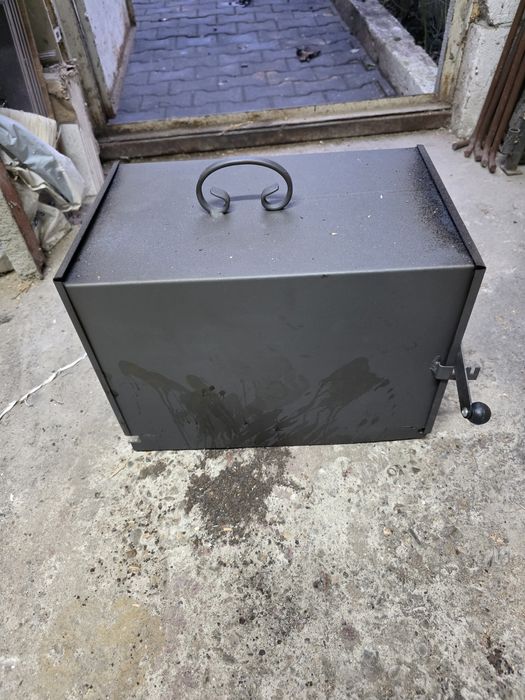 Vand focar metalic pentru afumatoare