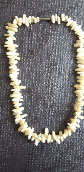 Колие от планински ахат.