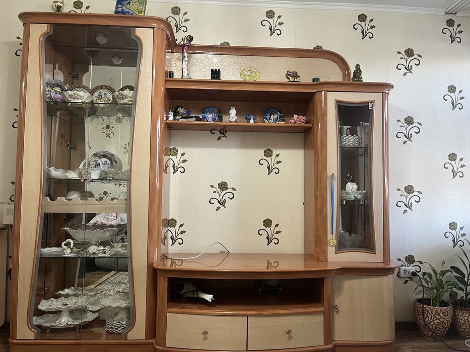 Продам горку (стенку, шкаф)