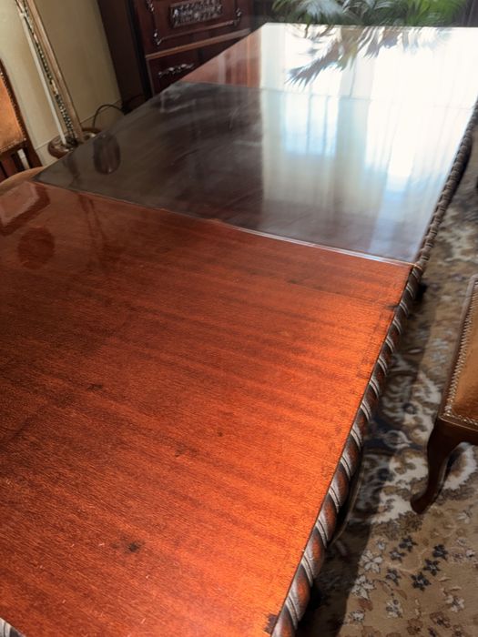 Masa extensibila cu 6 scaune - Lemn Masiv - Mahon