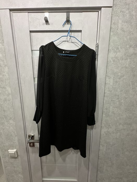 Продам кофточки и платья