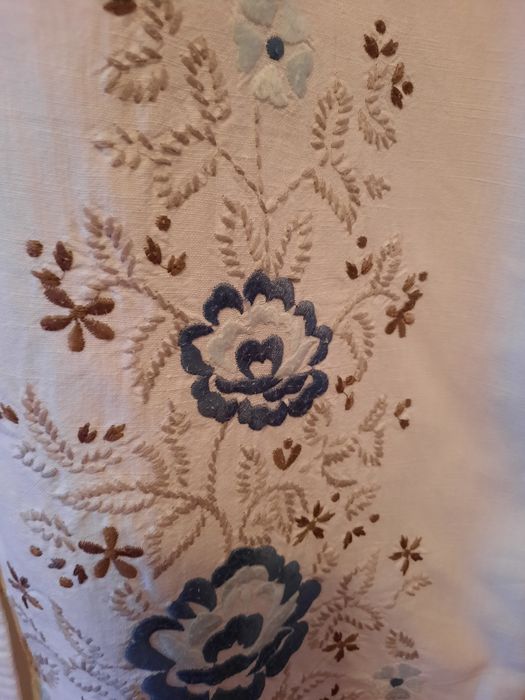 Cămașă damă din bumbac cu broderie pastelata marimea 40