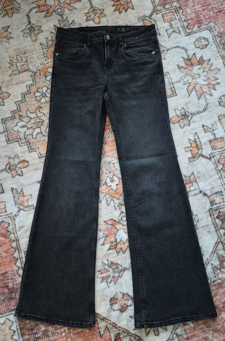 Blugi evazati Lefties
