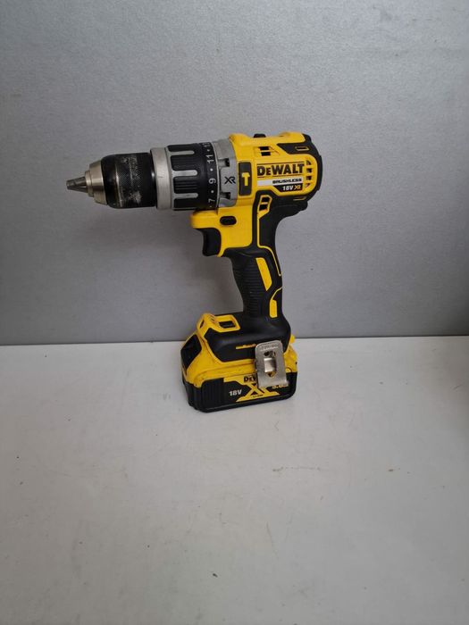 Dewalt DCD 796 Mașina de infiletat cu percutie 5.0AH Brushless