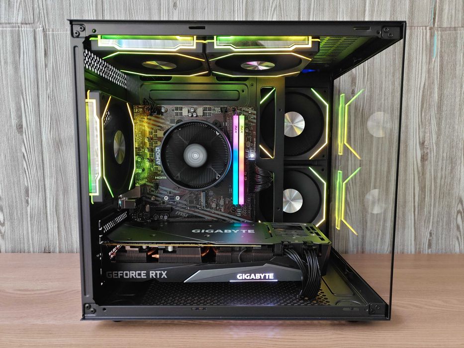 Геймърски компютър Ryzen 5 5500/RX 6600/16 GB RAM/512GB SSD