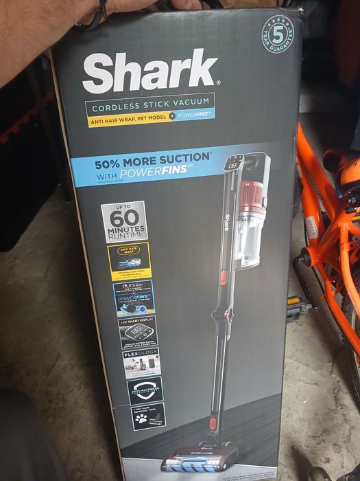 Aspirator shark cu baterie