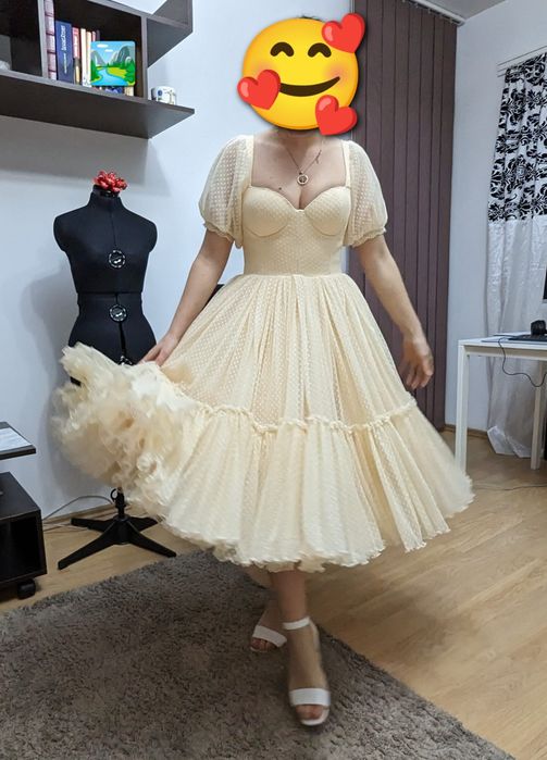 Rochie midi amplă de ocazie