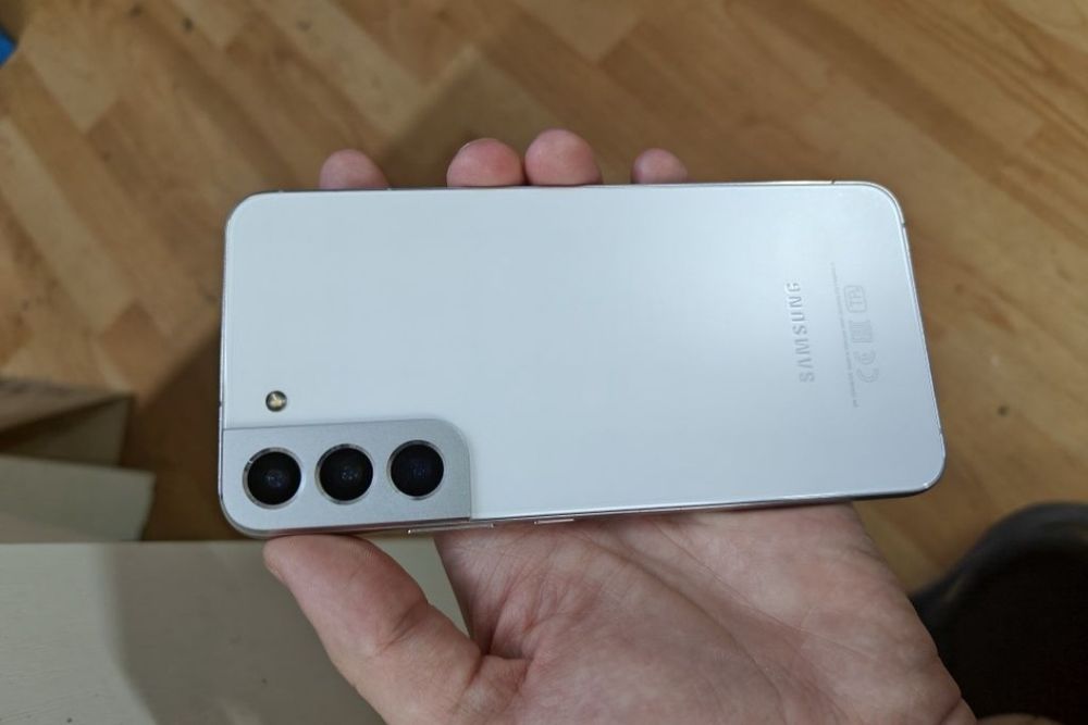 Обменяю Samsung S22 plus 5G 12/128 e-sim