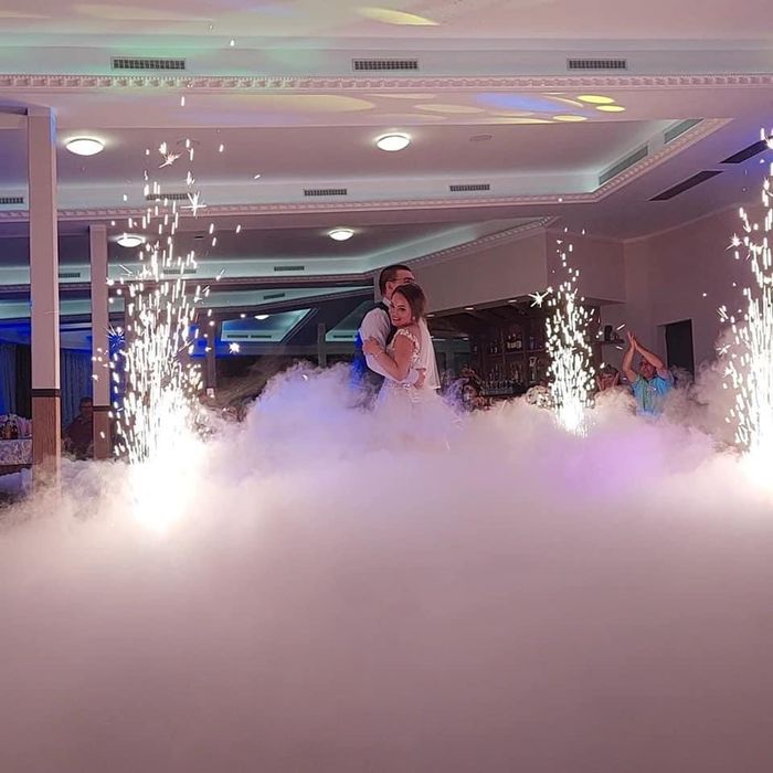 Парти и сватбена агенция S.M.Sound Ltd.DJ за вашето парти мероприятие.