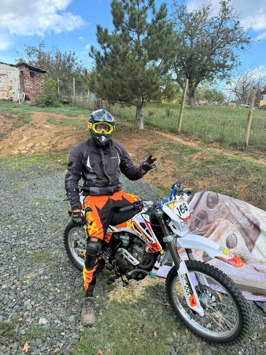 Ендуро 250cc Zongshen • НА 300 км • Като нов • Стартер+Кик • Топ състояние