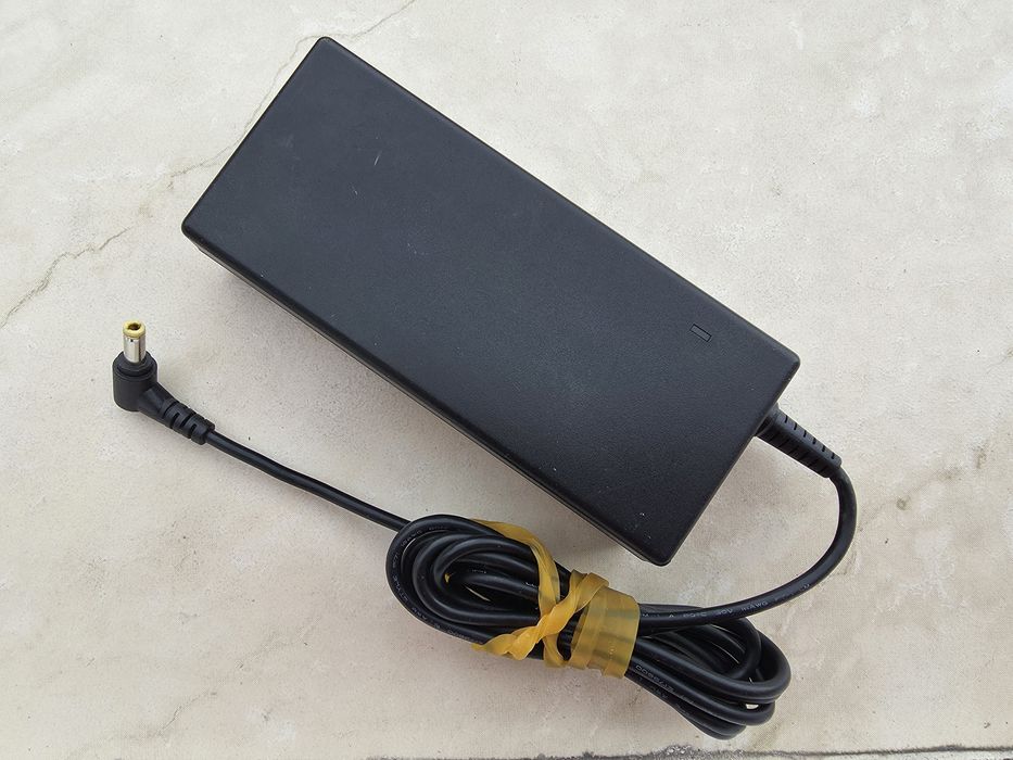 Alimentator  20V 6A 120W mufa 5,5x2,5mm Fujitsu Siemens