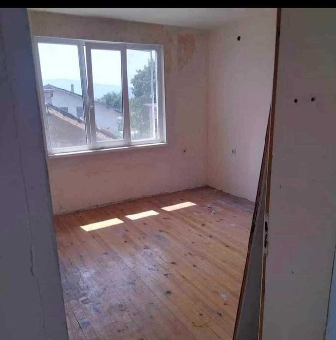 Продава се Къща в с. Чепинци, Област София-град - 210 кв.м за 881 €/кв.м - Снимка #9