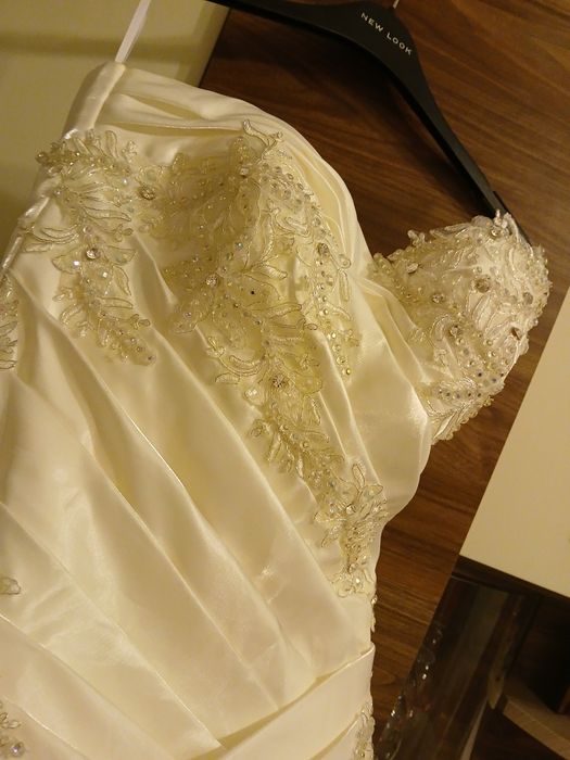 Vând Rochie de mireasă mărimea M