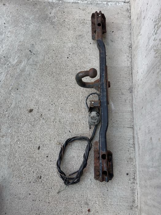 Теглич за BMW E30 с несваляема топка