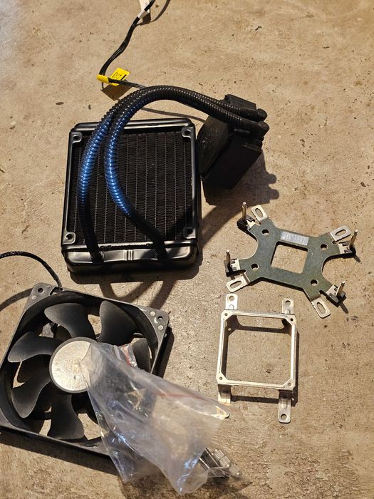 Sistem racire pe lichid cooler master sistem Intel