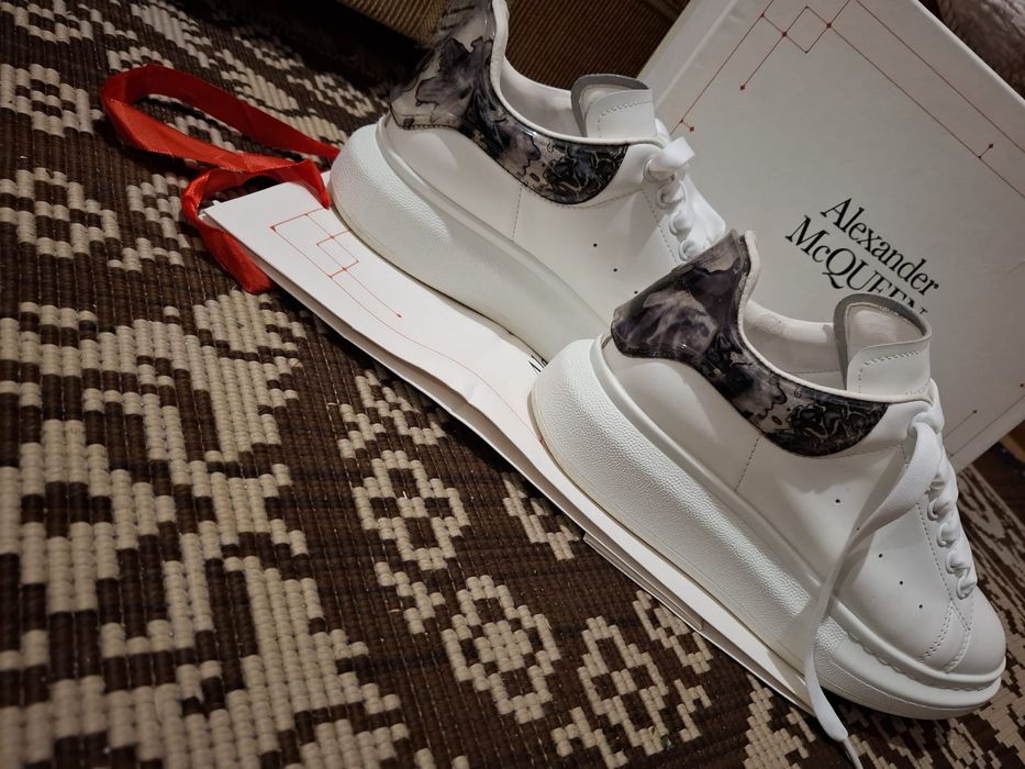 Vand adidasi Alexander Mcqueen