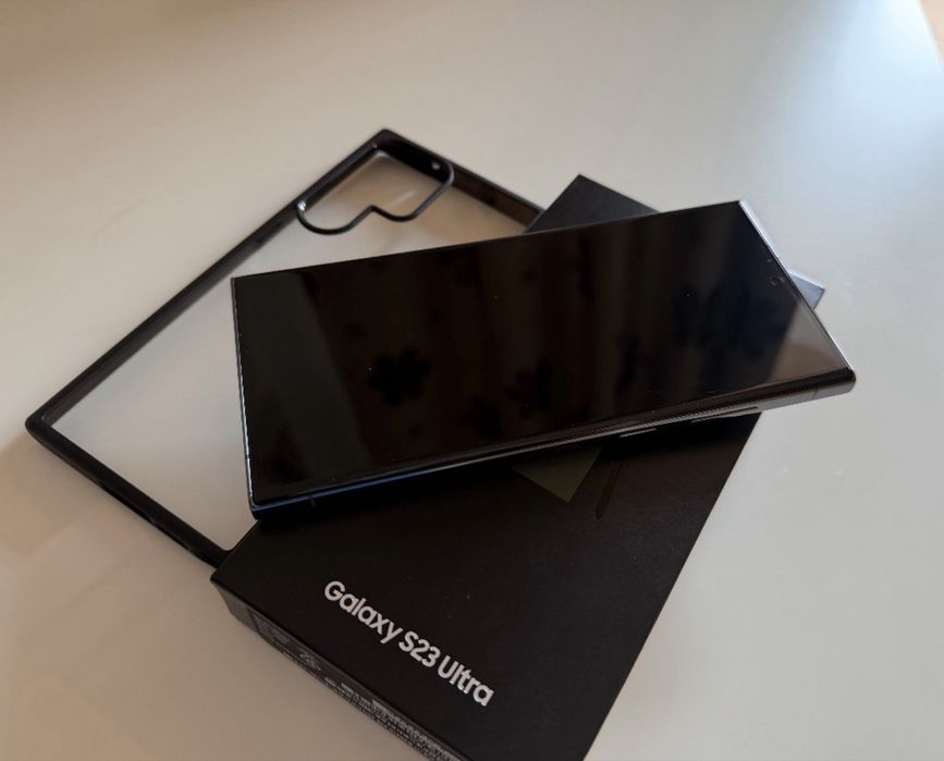 Samsung S23 ULTRA / 256 GB / 96% Bateria