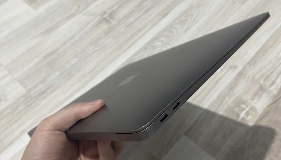 Macbook Air 2020 core i3