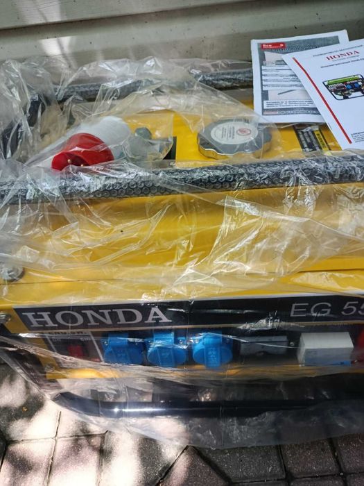 Электрогенератор HONDA 5 kWt в упаковке