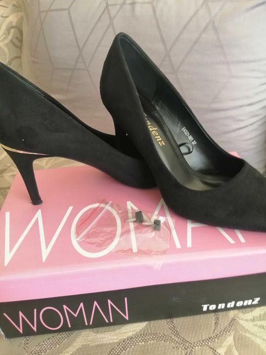 Елегантни дамски обувки