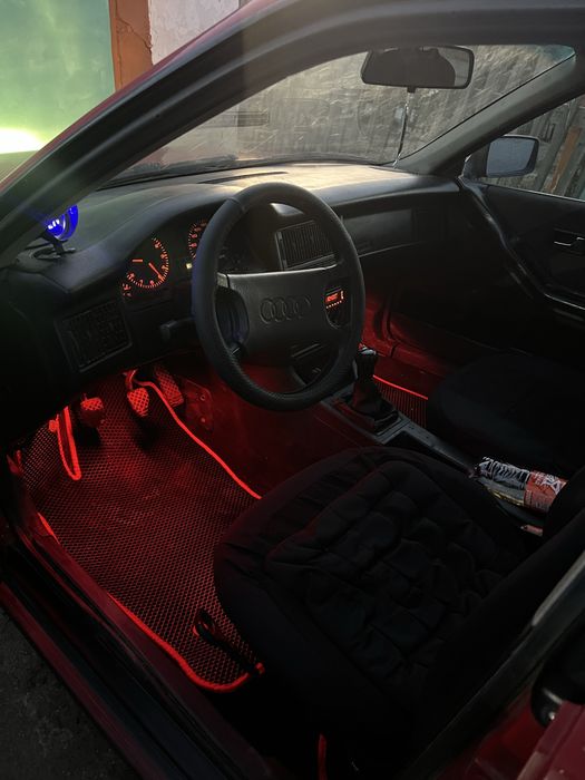 Audi.      80  b3