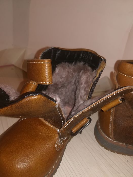 Продам ботинки детские