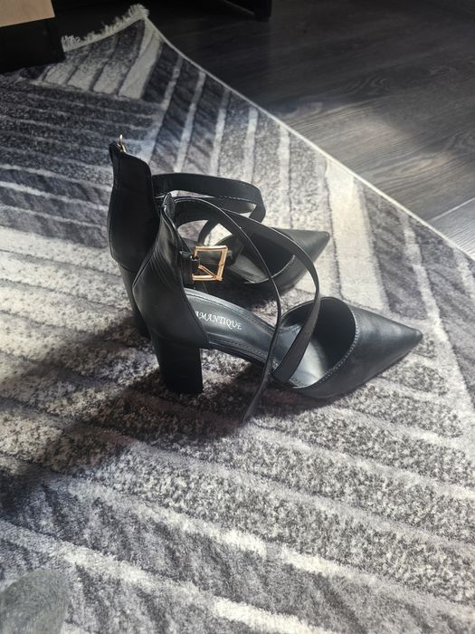 Pantofi eleganți
