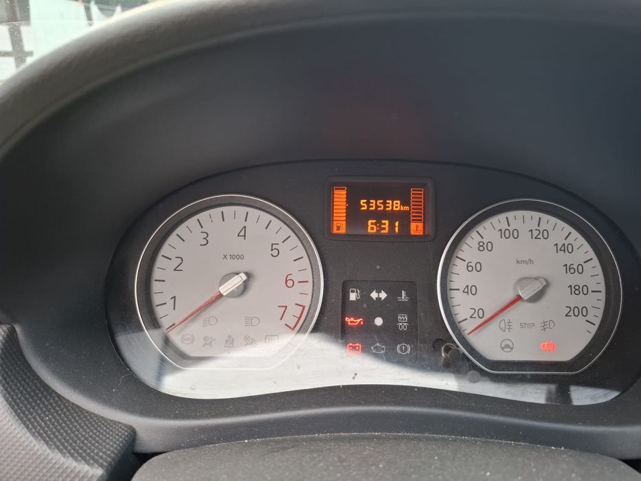 Dacia Sandero 1.2 benzina, an fabricație 2011 (achiziționată în 2013)

• 53.500 km
• 75 CP
• Transmisie manuală
• Aer condiționat
• Stare tehnică foar