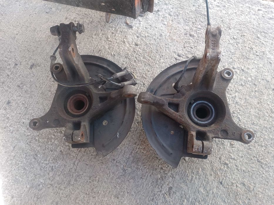 Шенкел - главина лява за Дачия Докер, Лоджи 1,5DCI