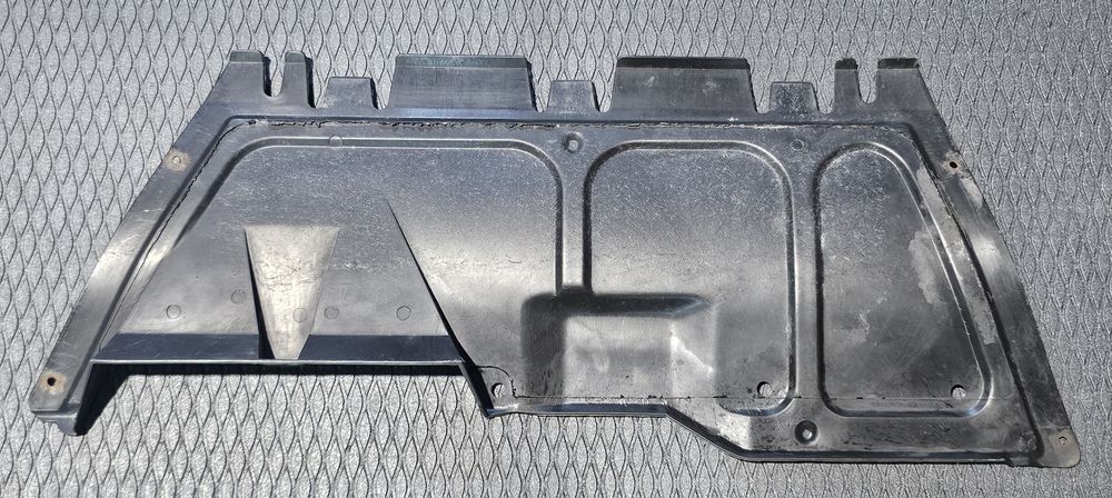 Scut protectie / deflector aer Volkswagen Golf 4 / Bora  (benzina)