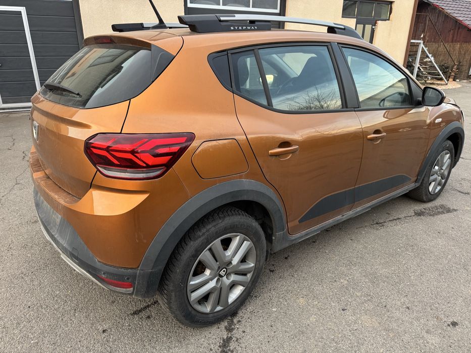 Vand dacia sandero stepway avariat