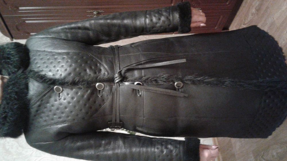 Продам дубленку женскую