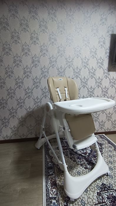 Детский стульчик для кормления