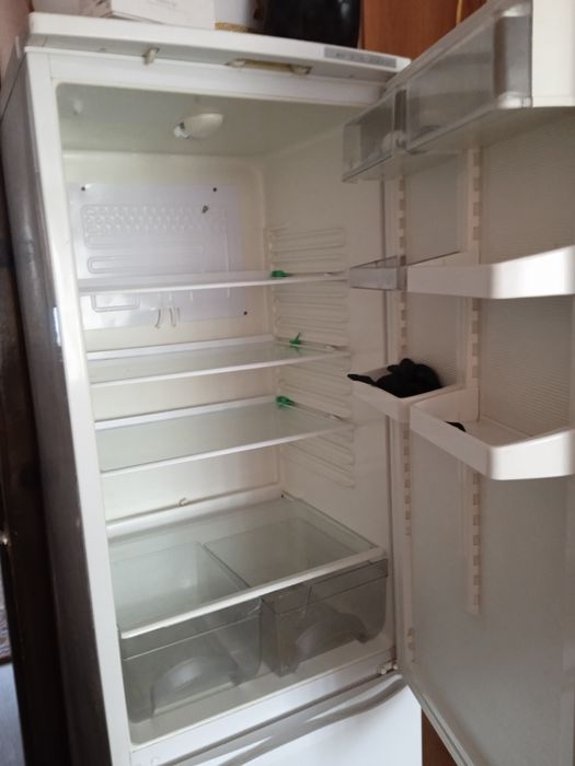 Двух камерны холдилник