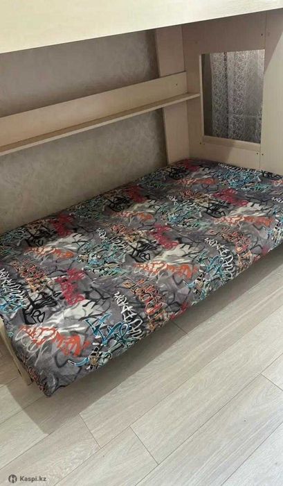 Двухъярусная кровать