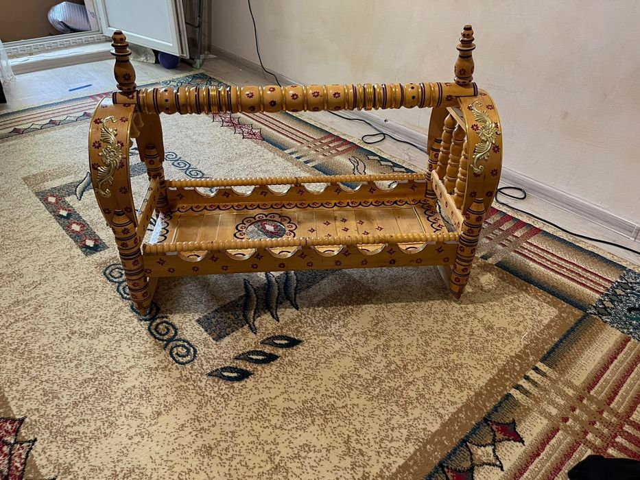 Дәстүрлі ағаш бесік сатылады