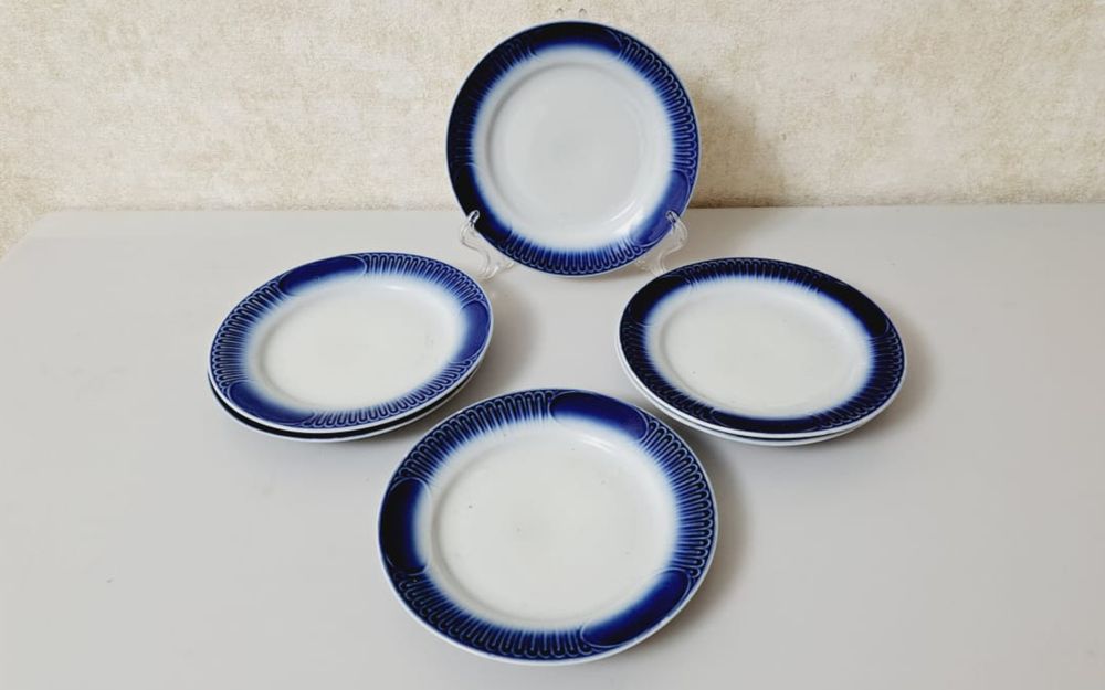 Фарфоровые тарелки