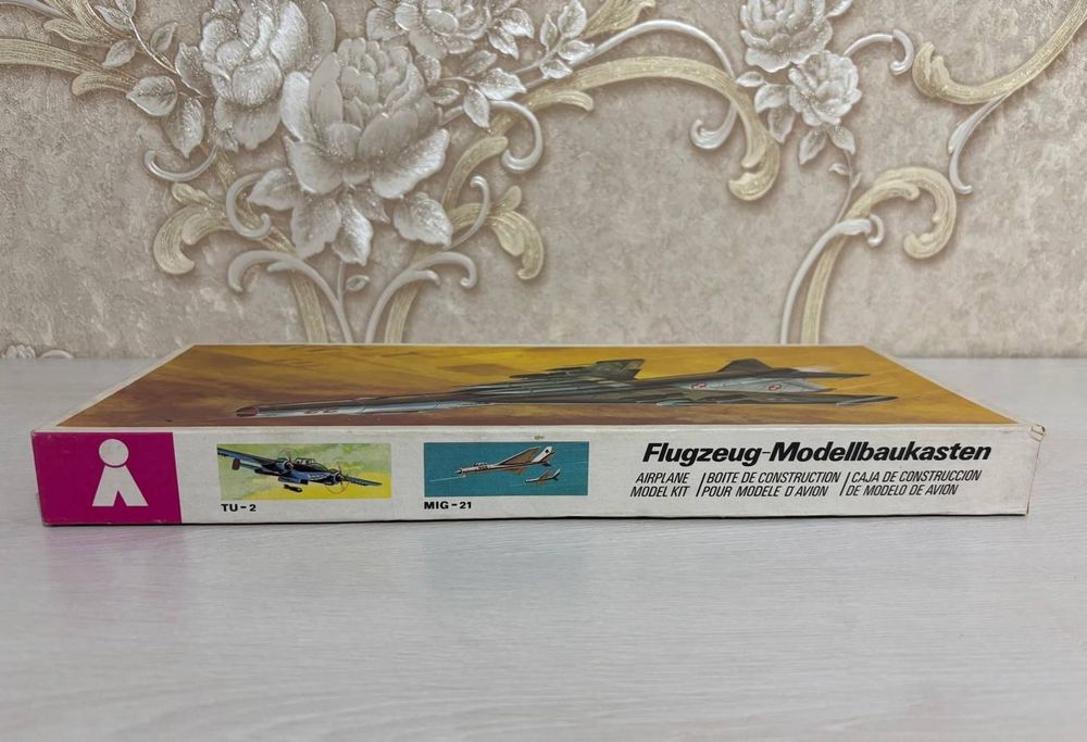 Продаётся винтажная сборная модель самолёта Sukhoi Su-7 в масштабе1:72