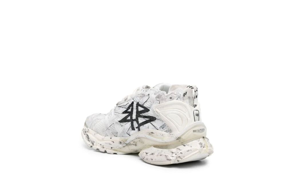 Balenciaga "runner" Graffiti