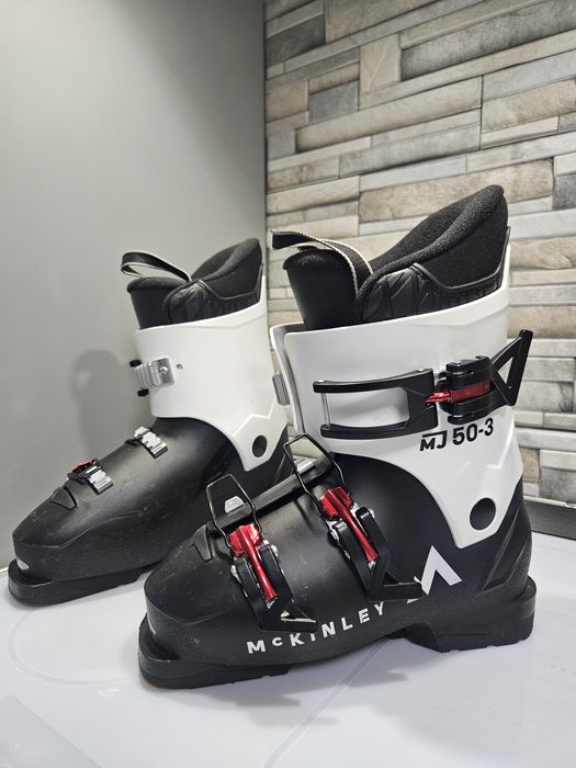 Clăpari aproape noi 37 23.5