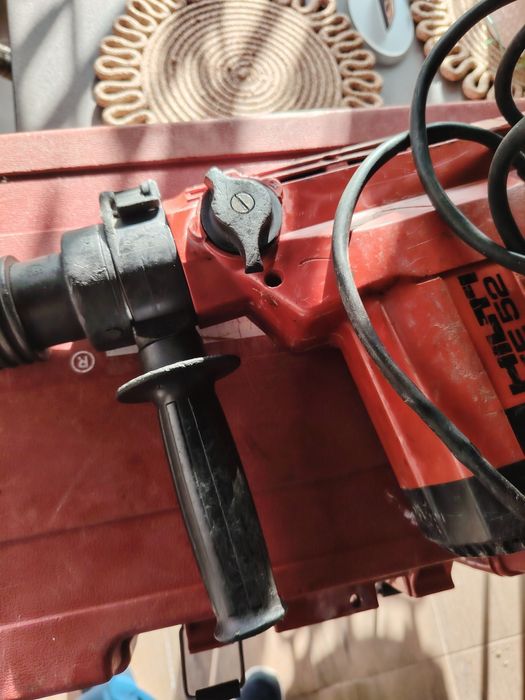 Hilti te 52, Hitachi MR 40
