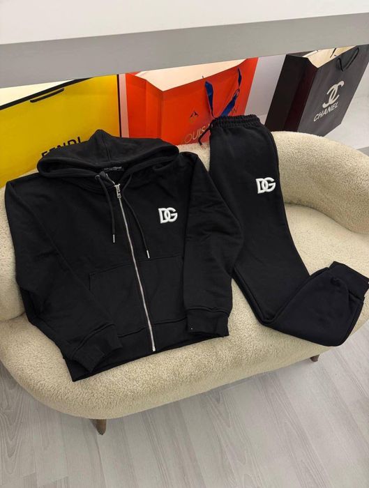 Дамски екипи нови