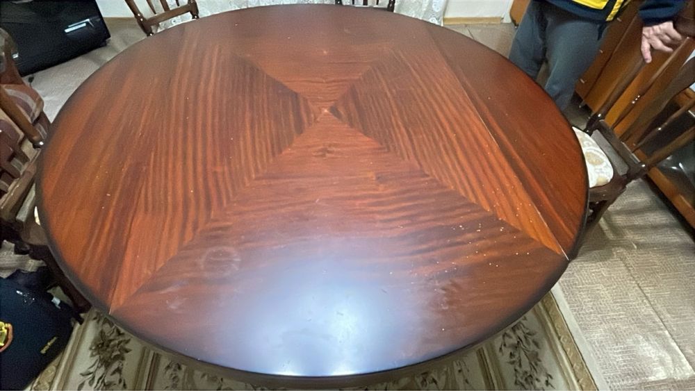 Кухонный деревянный стол