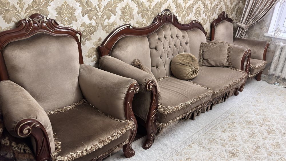 Диван с креслами