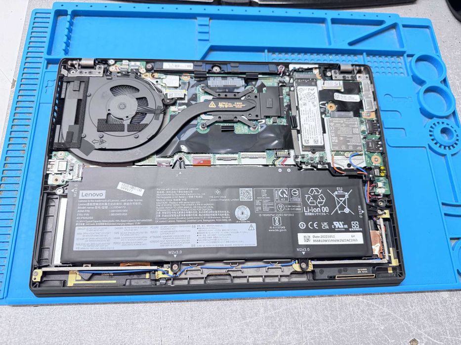 Реновиран лаптоп Lenovo ThinkPad X13 G3 13" IPS 1920x1200 FHD+ webcam i7-1260P 16GB DDR5 510GB M.2 Nvme/ клас А/ 12м гаранция